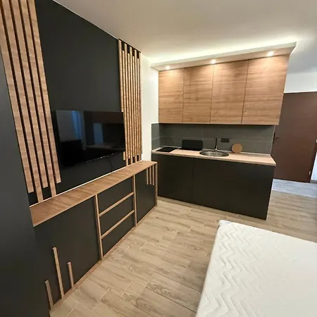 Sophie & Sarah - Hill, Kopaonik