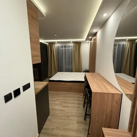 Sophie & Sarah - Hill, Apartment