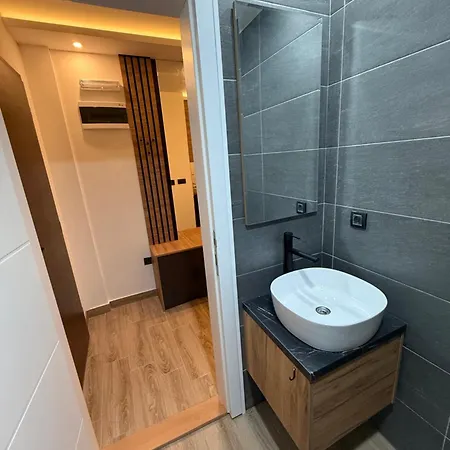 Sophie & Sarah - Hill, Apartment *