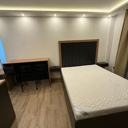 Sophie & Sarah - Hill,