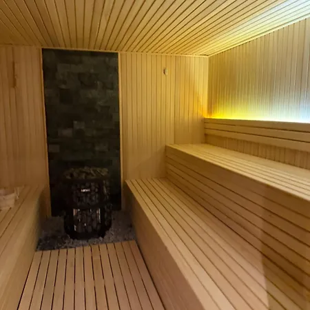 Sophie & Sarah - Hill, *