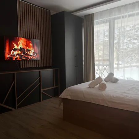 Sophie & Sarah - Hill, *