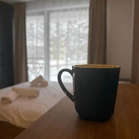 Sophie & Sarah - Hill,