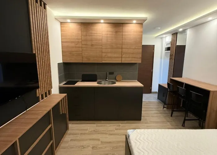 Sophie & Sarah - Hill, *