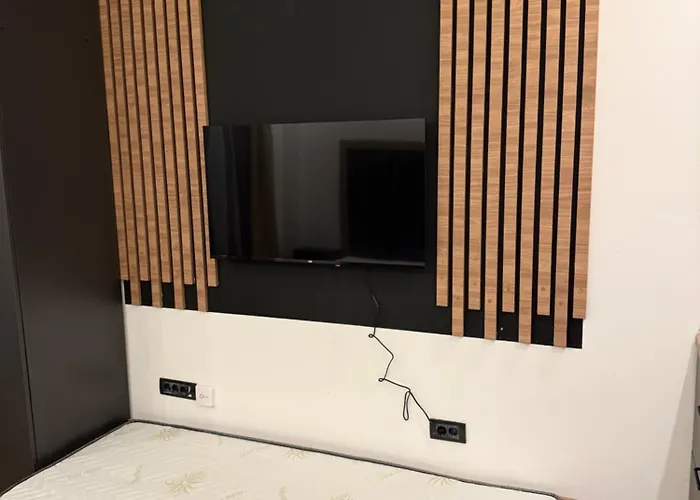 Sophie & Sarah - Hill, コパオニク