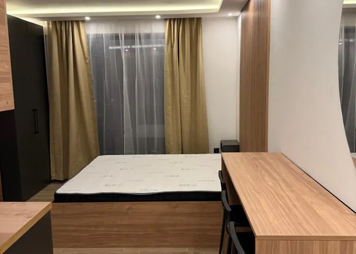 Sophie & Sarah - Hill,