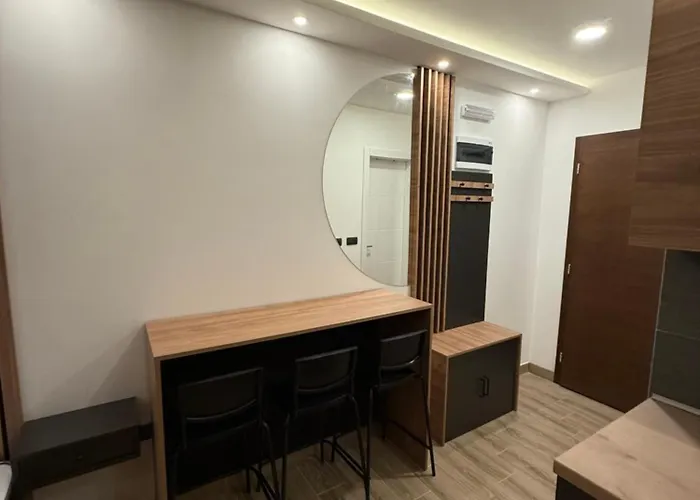 Sophie & Sarah - Hill, コパオニク