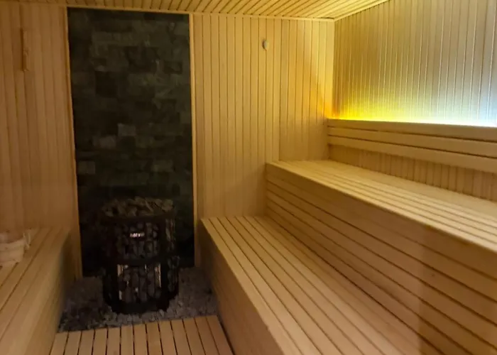 Sophie & Sarah - Hill, *