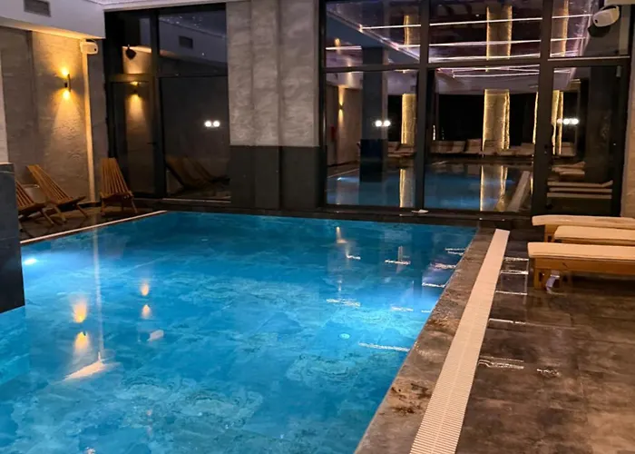 Sophie & Sarah - Hill,