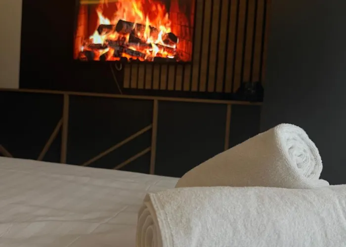 Sophie & Sarah - Hill, *